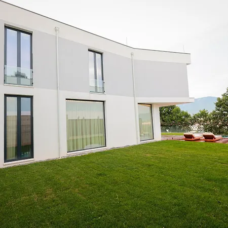 Hilltop Tirana Private Pool & Views Mjull-Bethore