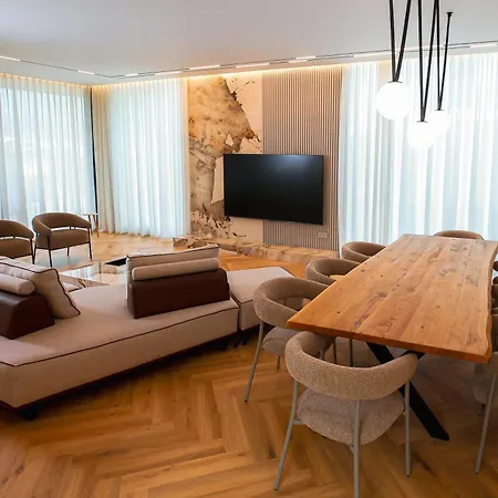 Hilltop Tirana Private Pool & Views Villa *