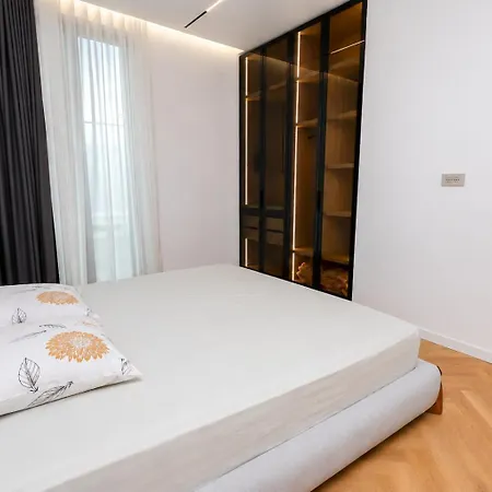 Hilltop Tirana Private Pool & Views Villa Mjull-Bethore
